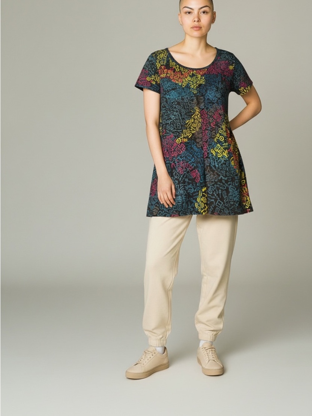 Women's LuluRoe Short-Sleeve Patterned Tunic Top in Black Multi Size Small